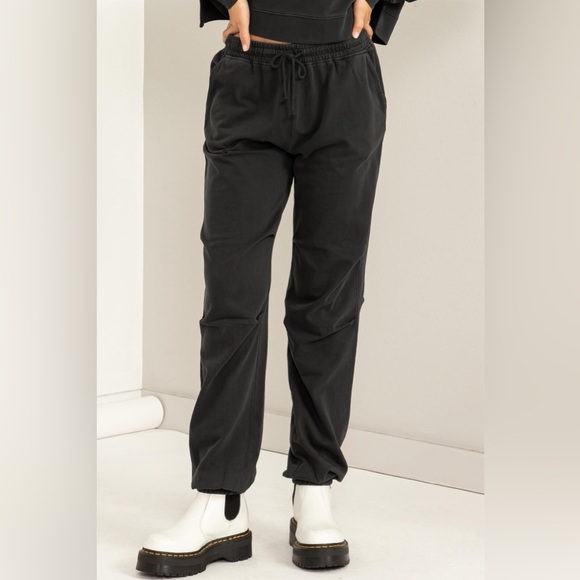 11B. Elastic Waist Drawstring Jogger Pants - Black - Picture 4 of 6